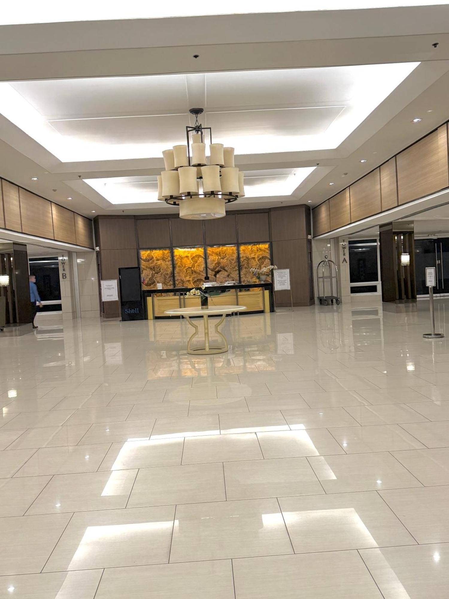 Aiza's Condotel In Shell Residences Near Moa And Naia